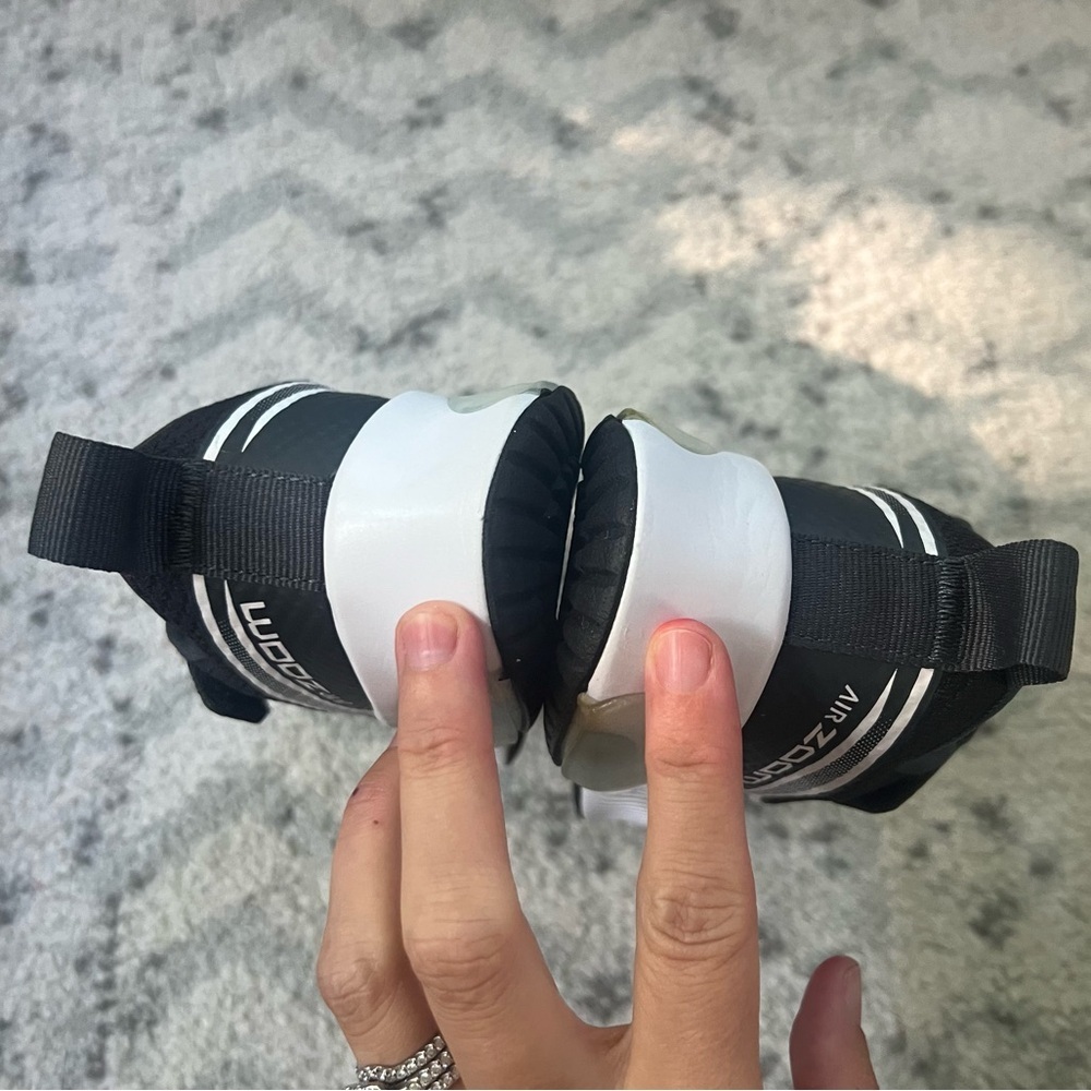 NWOT Nike Air Zoom Arcadia Boys Running Shoes Tennis Shoes Black White Sneakers - Picture 11 of 13